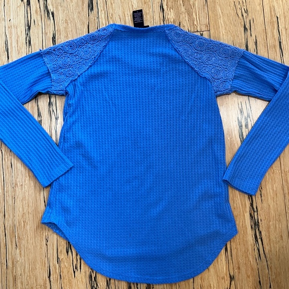 Blue thermal top - Picture 2 of 7